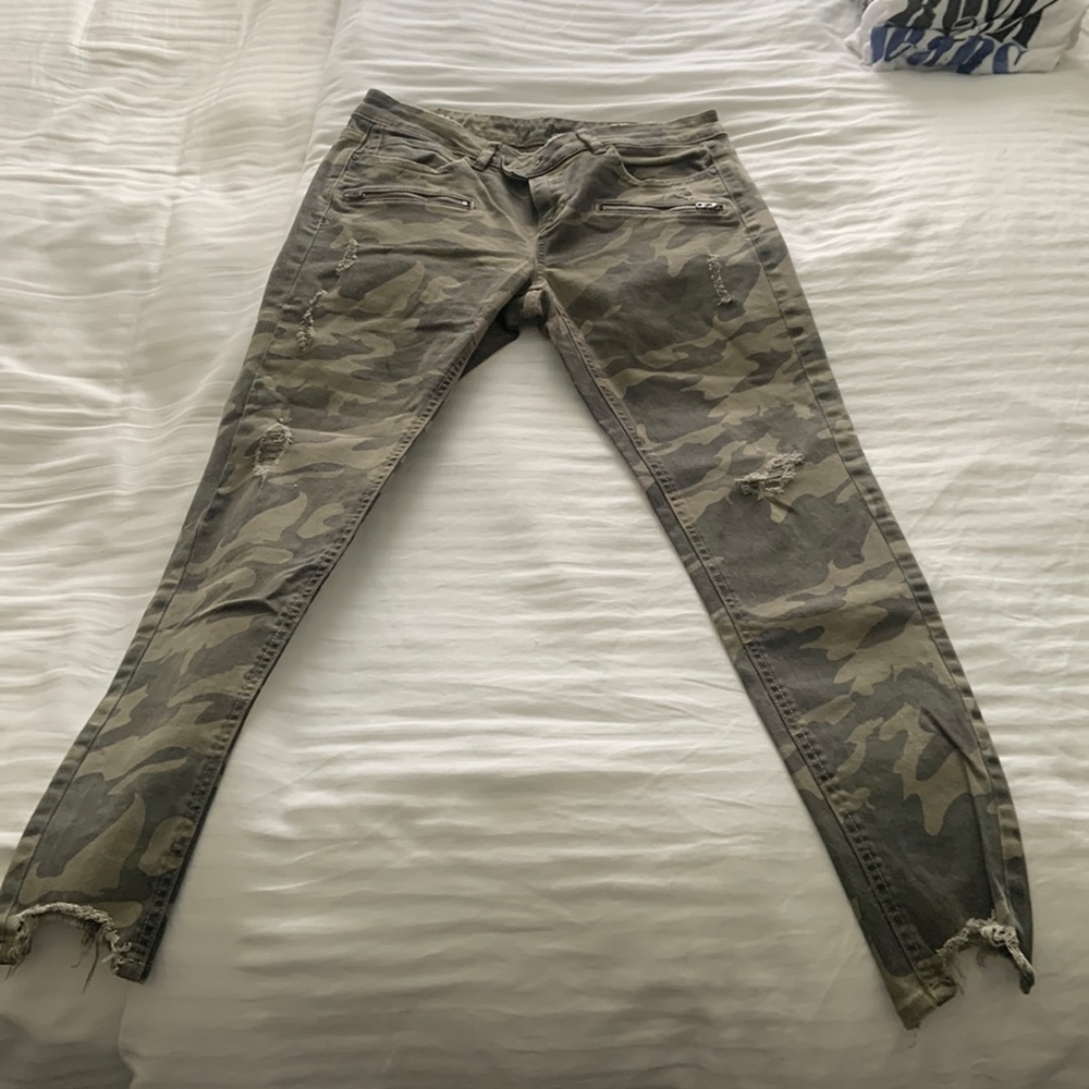 Zara Camo Jeans NWOT